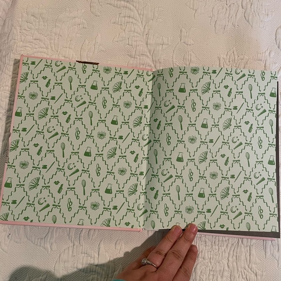 Bad Girls Throughout History by Ann Shen Hardback Book EUC - Picture 5 of 5